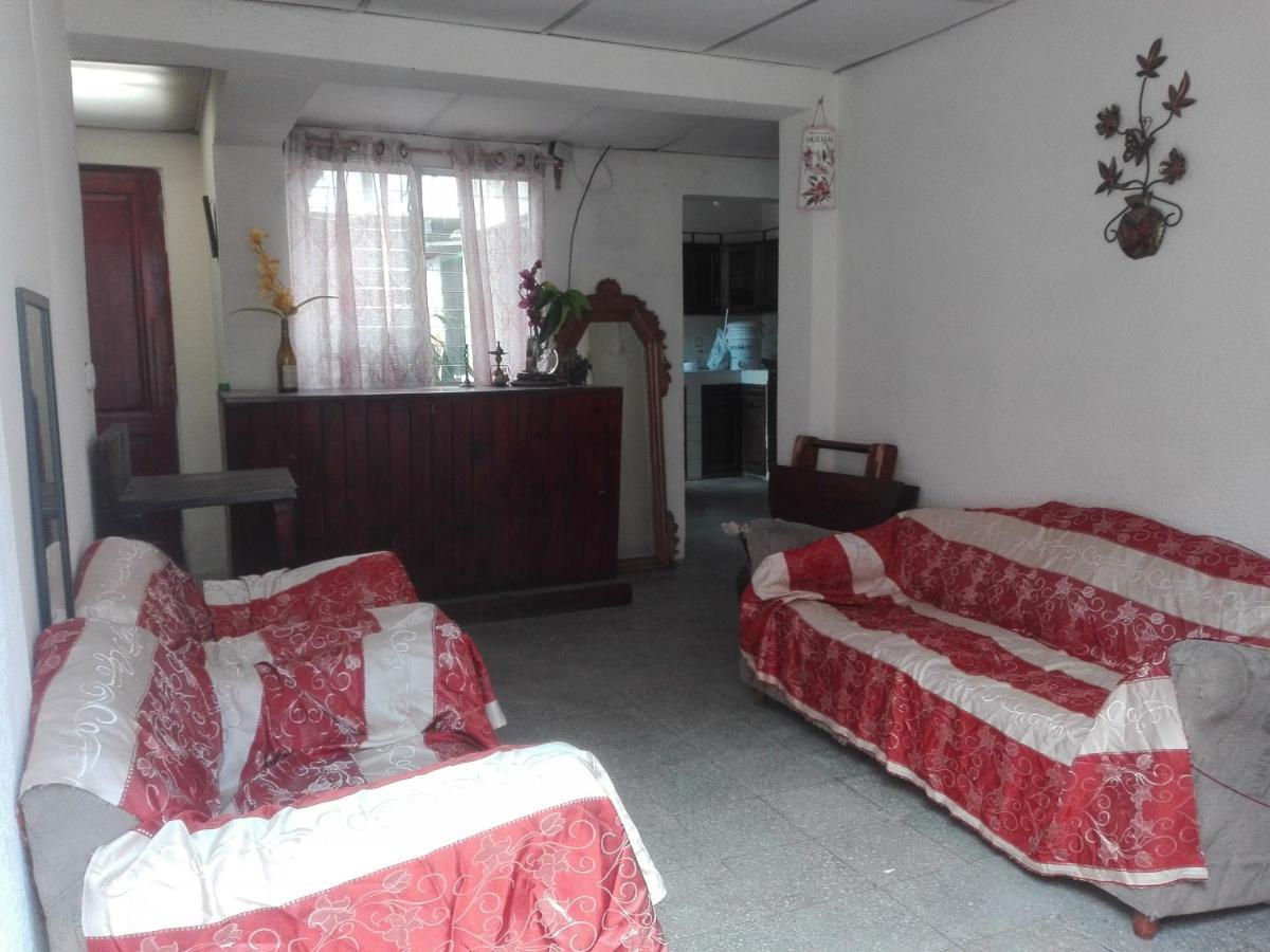 Huellas Hostal Antigua Exterior photo