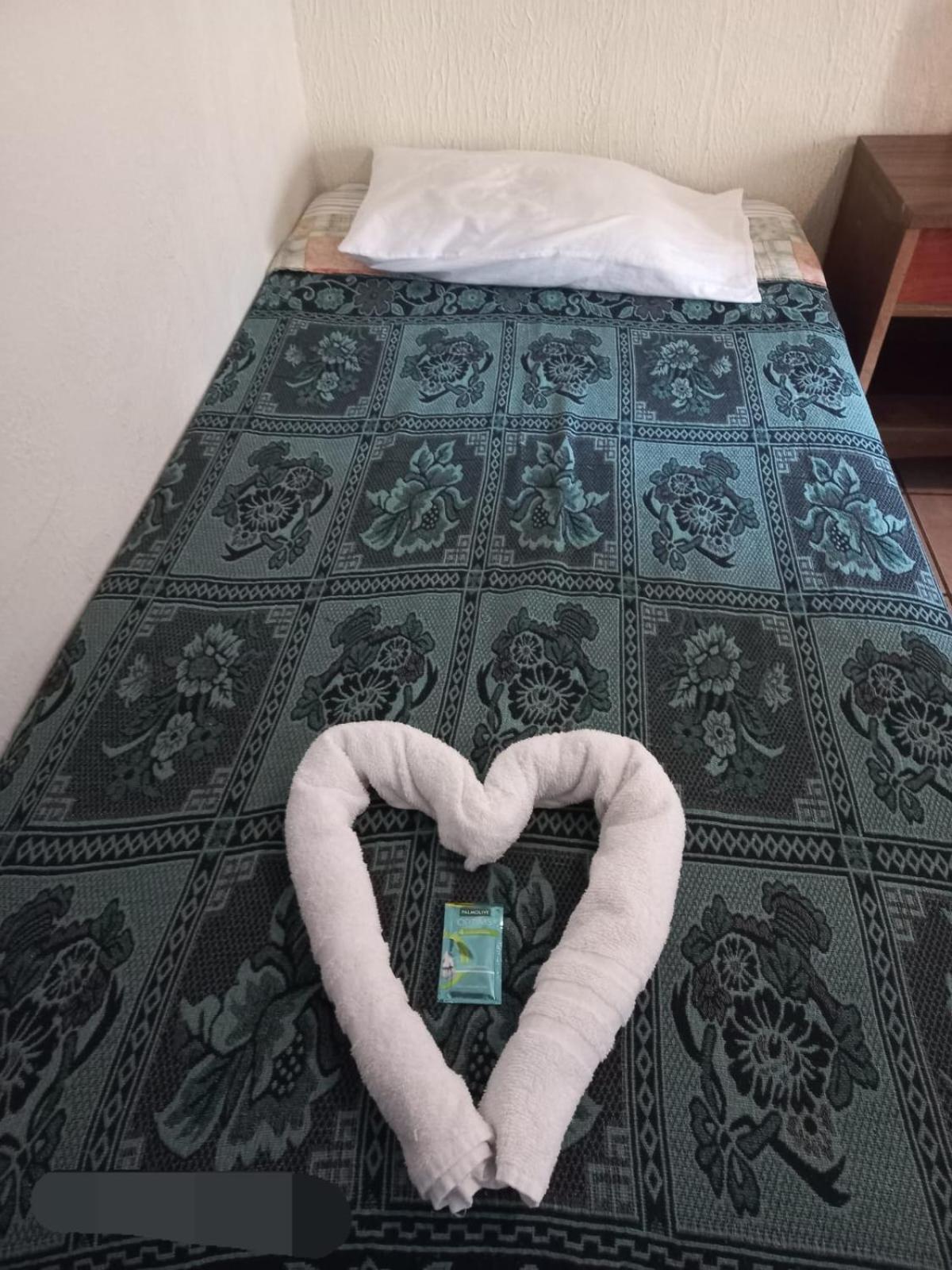 Huellas Hostal Antigua Room photo
