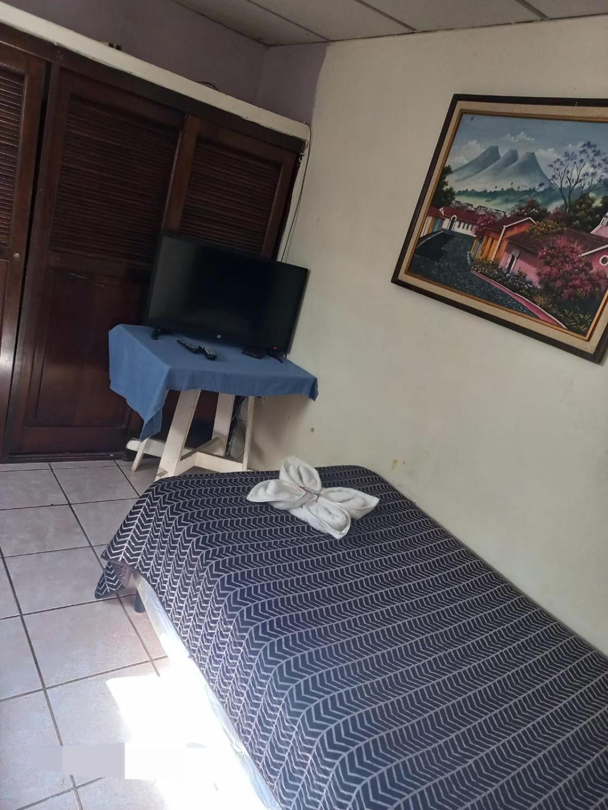 Huellas Hostal Antigua Room photo